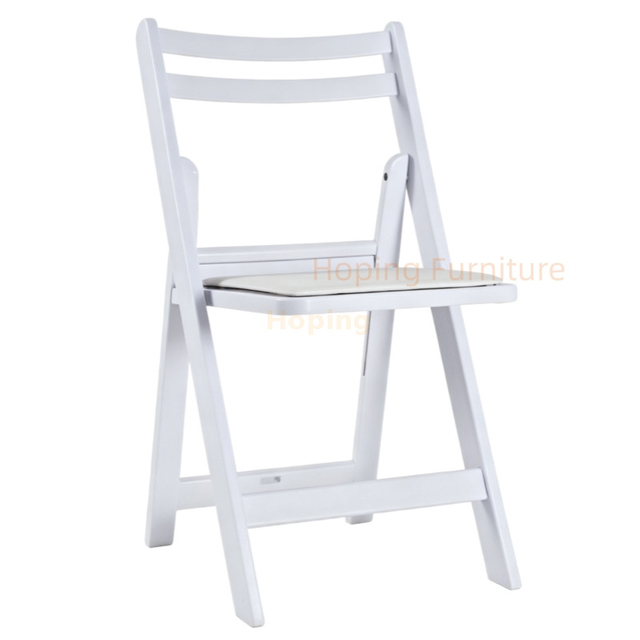 White Plastic Folding Chair Slatted Back Portable Outdoor Banquet Dining Chair Hotel Cheap Chair Plastic Frame Wedding Chair Banquet Dining Chair