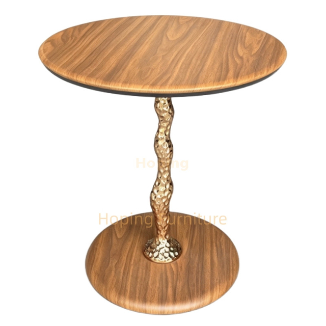 Round Wood Look Side Table Hammered Gold Wavy Metal Pedestal Accent Table for Events Home Design Small Size Modern Style Living Room Round Table
