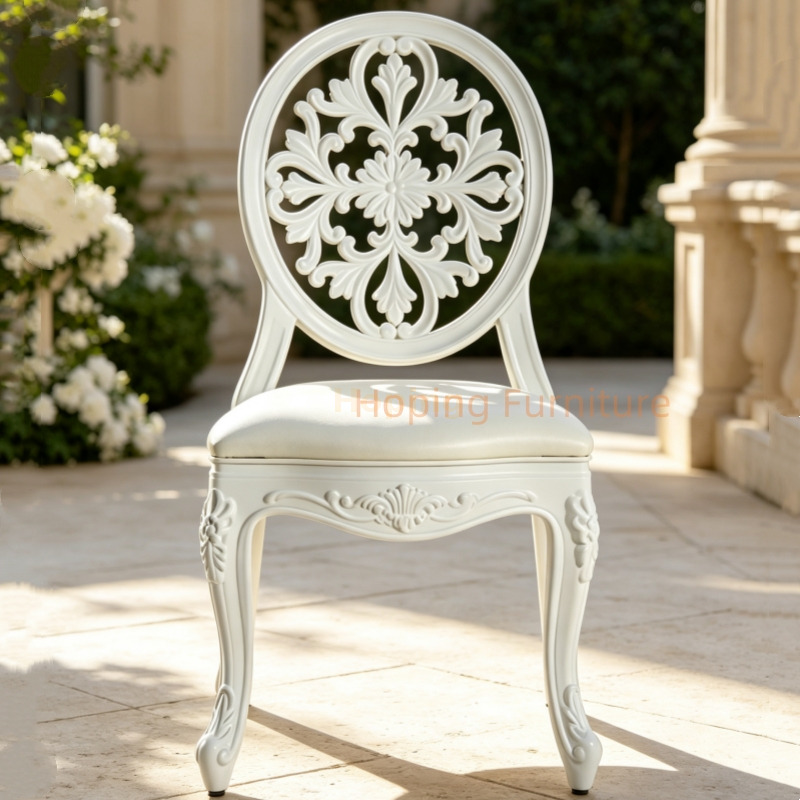 Outside Party White Cushion European Hollow Carved Back Plastic Chair Hotel Banquet Event Outdoor Chair Dining Furntiure Wedding Chair