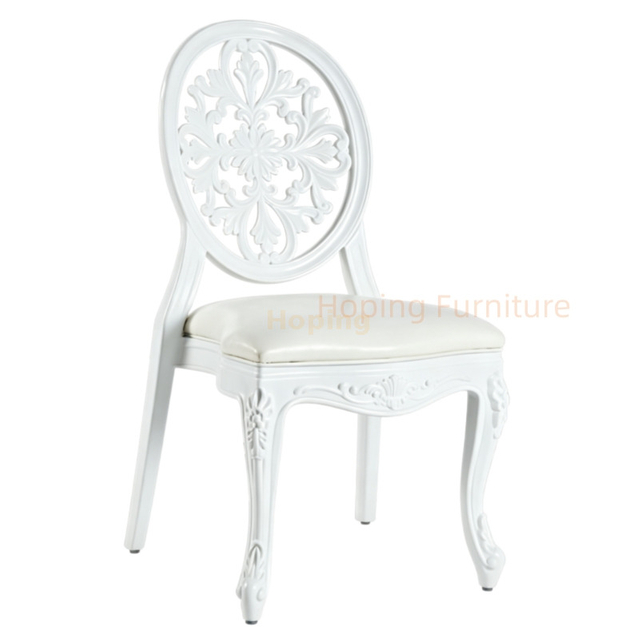 Outside Party White Cushion European Hollow Carved Back Plastic Chair Hotel Banquet Event Outdoor Chair Dining Furntiure Wedding Chair